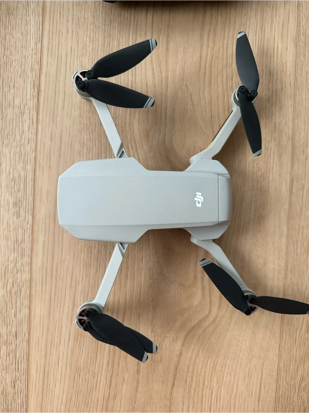 DJI Magic Mini G1 with charging base and carrying case